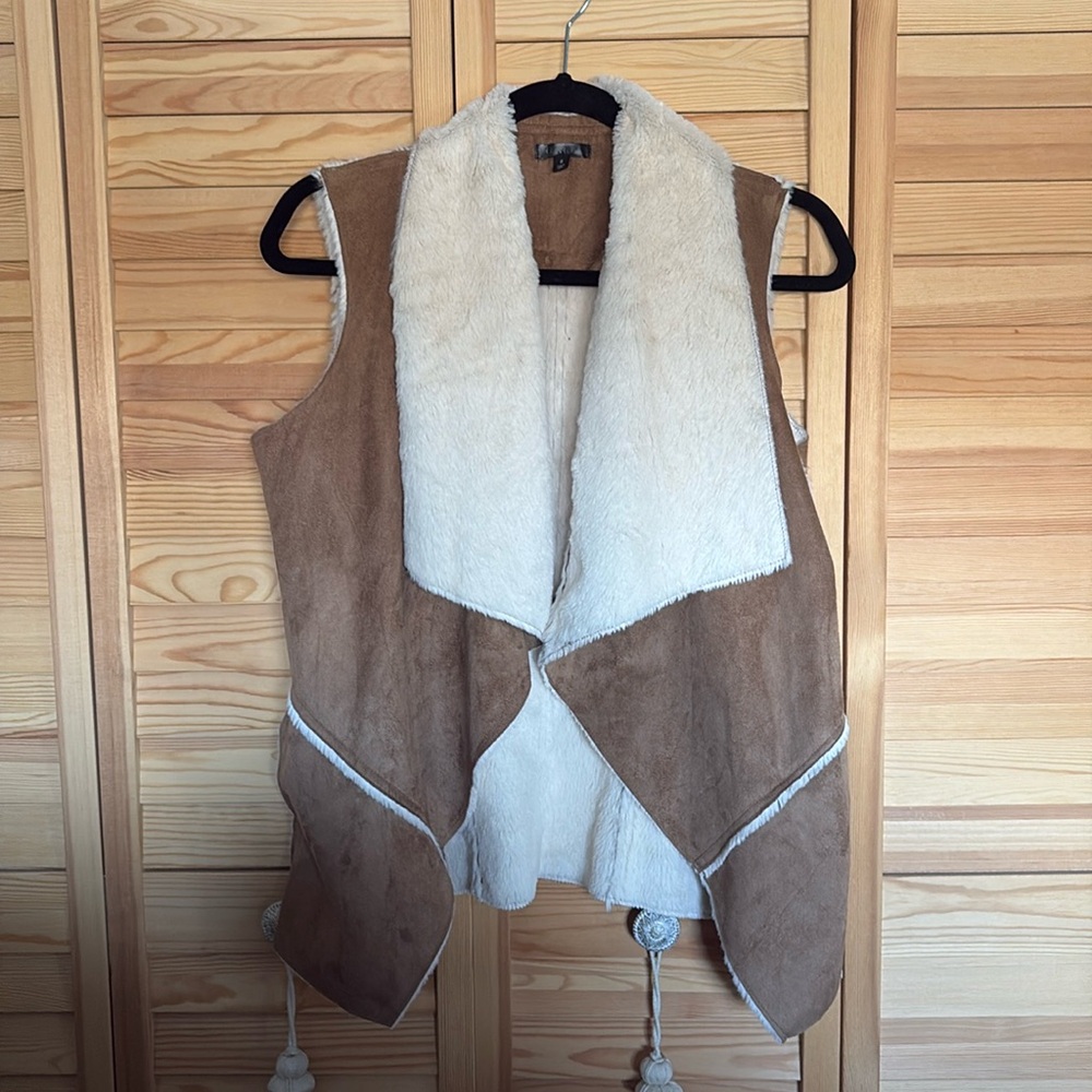 Hannah Tan/camel Soft Suede-like vest in size Small
